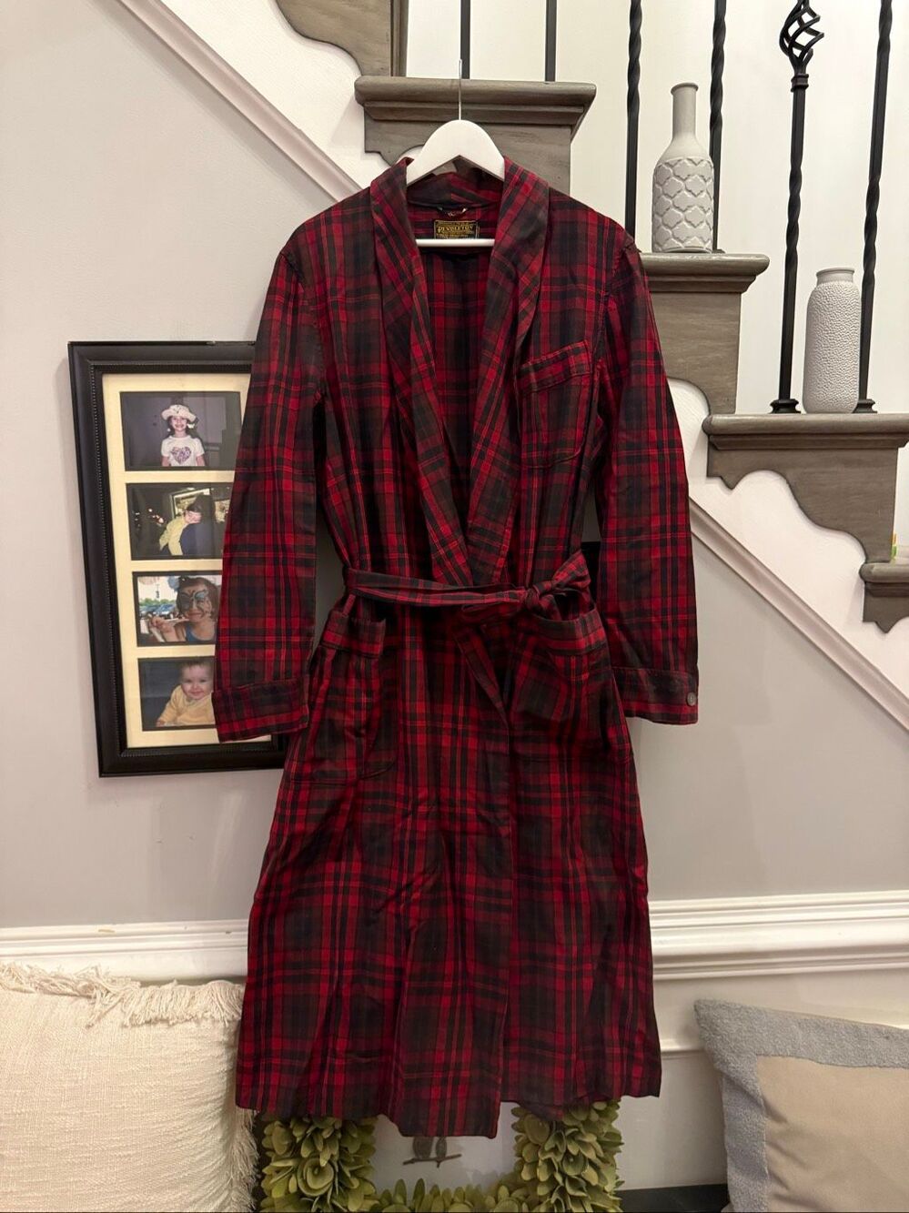 Pendleton Black & Red Plaid Wool Blend Mens Robe sz M EUC
